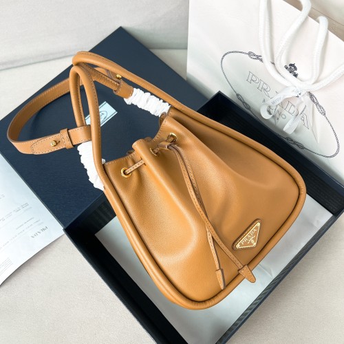 Prada 프라다 물통백