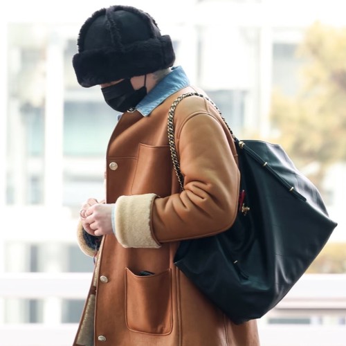 Chanel 25ss Tote (GD 착용)