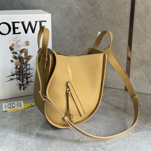 로에베 Loewe Hammock bag