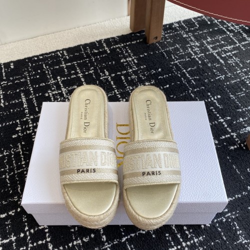 디올 Dior  IVIETA DWAY