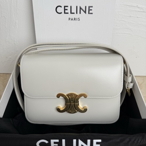 셀린느 Celine TEEN TRIOMPHE